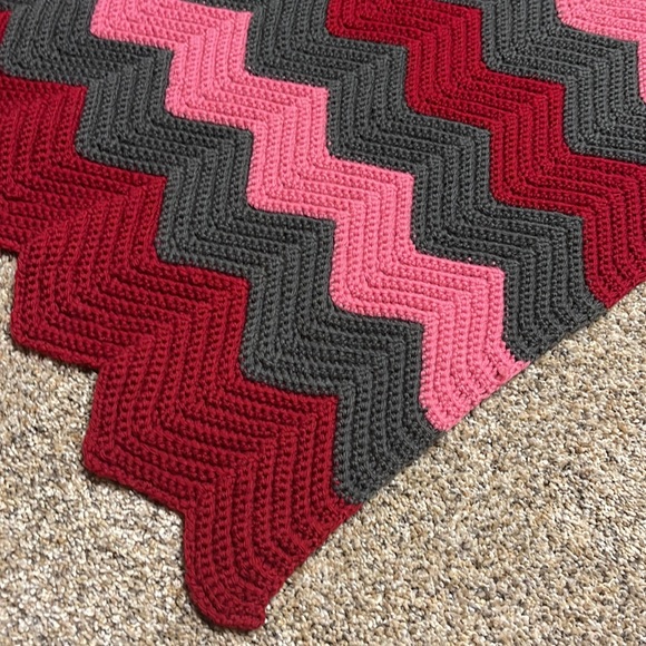 Chevron Zig Zag Handmade Afghan - Picture 4 of 9